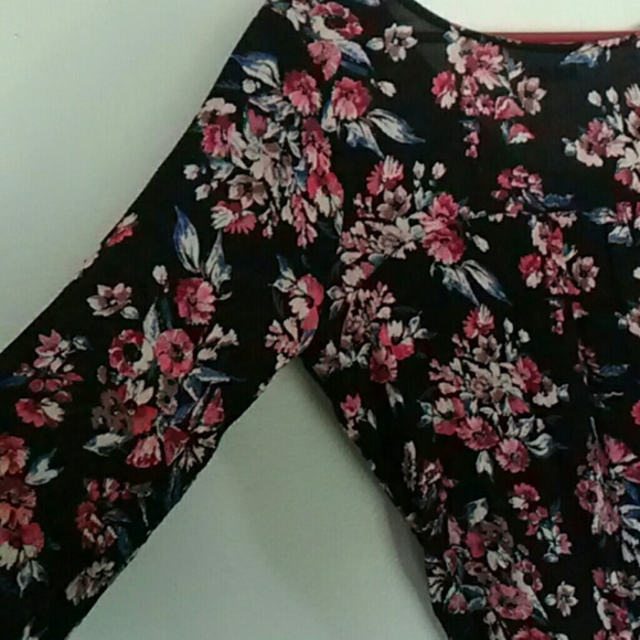 Boho cropped floral top with tassels - Picture 5 of 6